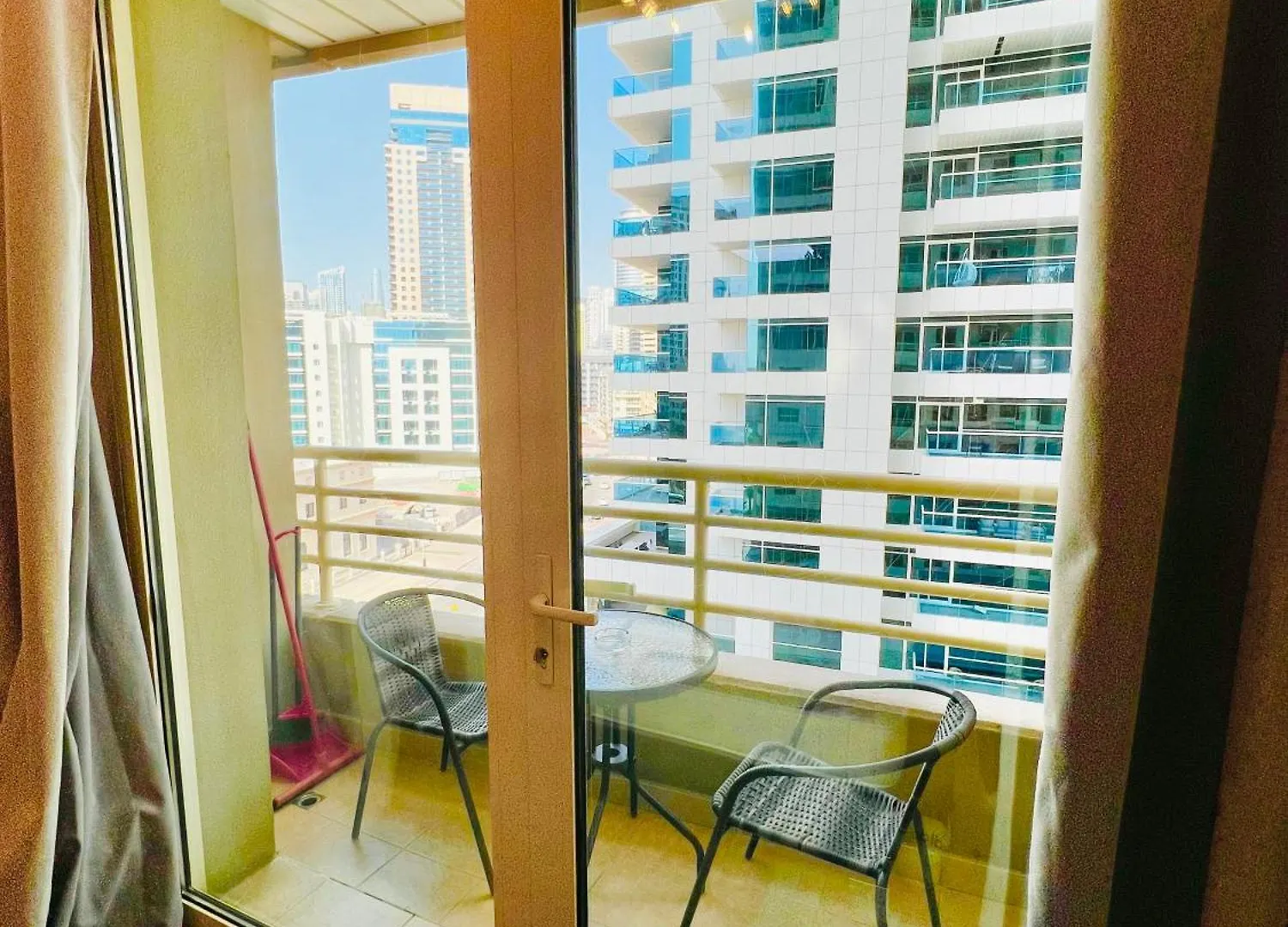 Dubai Marina, Beach And Metro Apartment